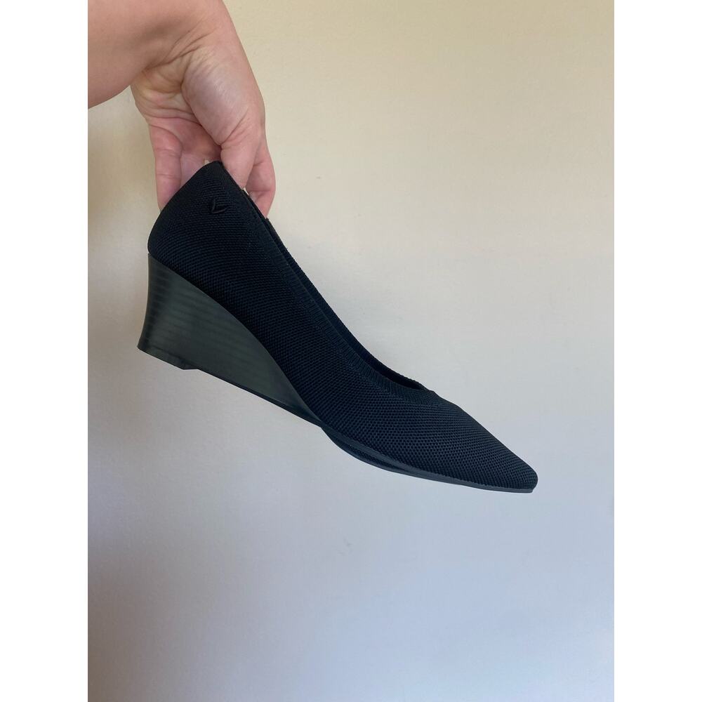 Vivaia black knit pointed toe wedge aria 39.5 / US 8.5